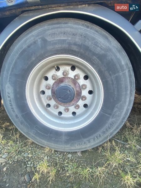 Фургон полуприцеп Fruehauf SMB 2004 в Черновцах