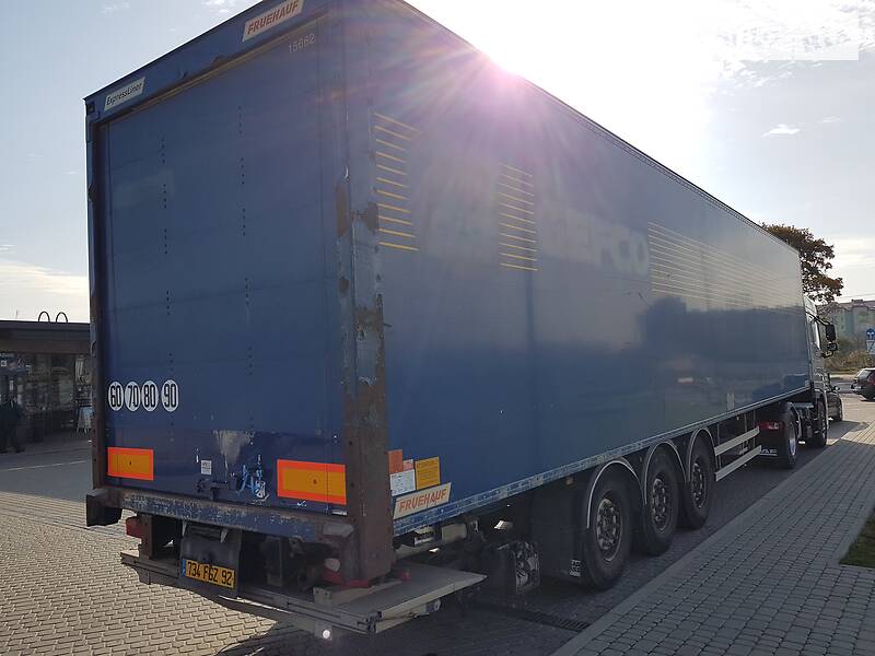 Изотермическая будка Fruehauf T34T1RP 2007 в Радехове