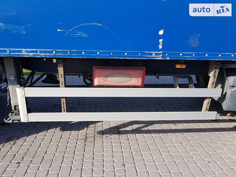 Изотермическая будка Fruehauf T34T1RP 2007 в Радехове