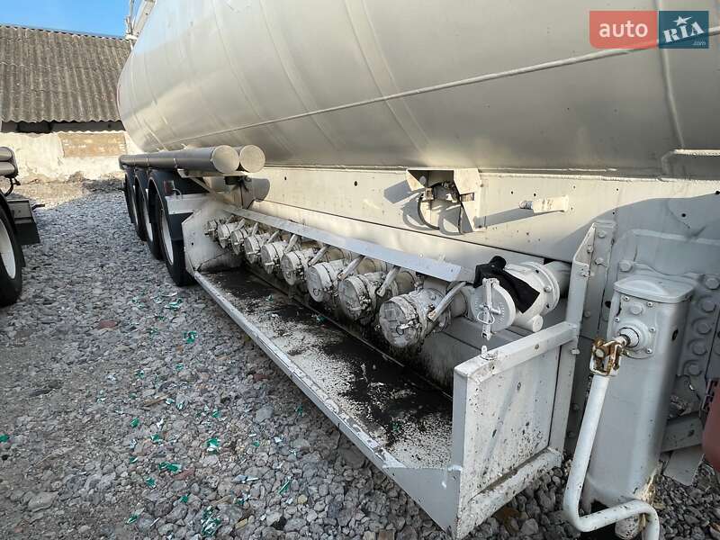 Цистерна Fruehauf TF34 1996 в Броварах