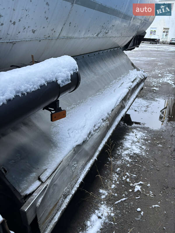 Цистерна полуприцеп Fruehauf TF34 1997 в Луцке