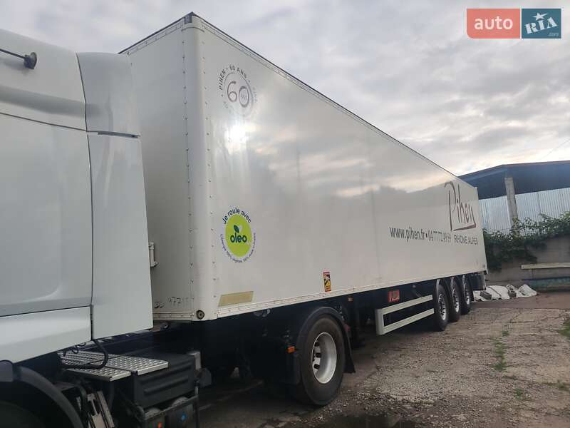 Фургон полуприцеп Fruehauf TX 34 2007 в Ровно
