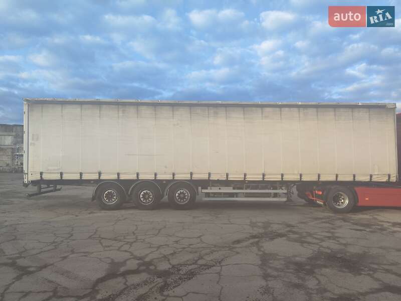 Тентований борт (штора) - напівпричіп Fruehauf TX 34C 2008 в Харкові