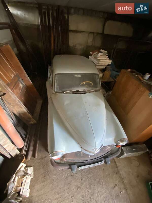 Седан FSO Warszawa 1971 в Львові