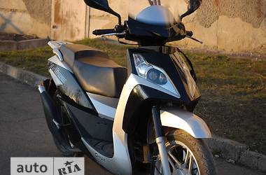Макси-скутер G-max SH 2009 в 