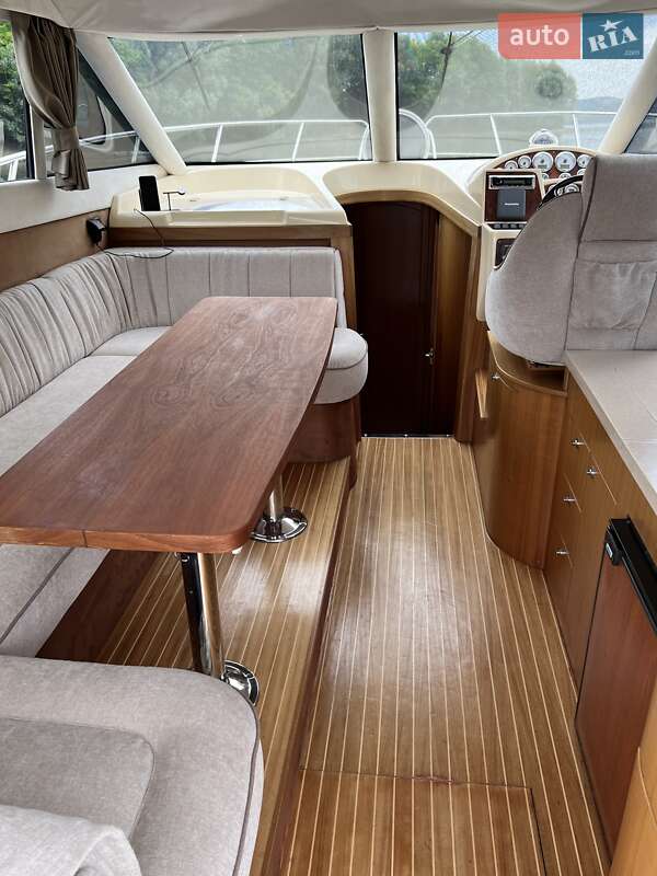 Моторная яхта Galeon 330 2008 в Киеве
