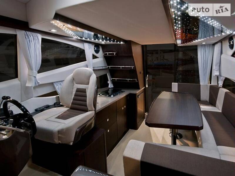 Моторная яхта Galeon 340 2010 в Черновцах