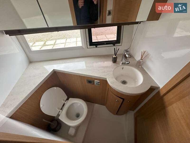 Моторная яхта Galeon 380 2018 в Киеве фото 15 Моторная яхта Galeon 380 2018 в Киеве