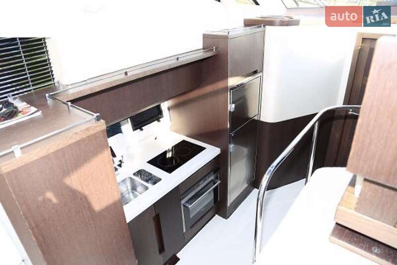 Моторная яхта Galeon 430 2012 в Киеве