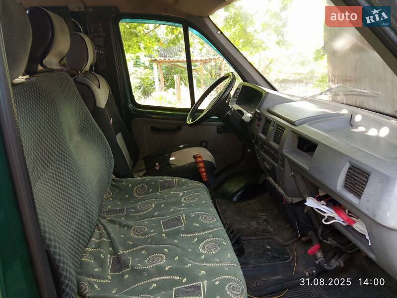 Минивэн ГАЗ 2217 Баргузин 2002 в Ахтырке фото 5 Минивэн ГАЗ 2217 Баргузин 2002 в Ахтырке
