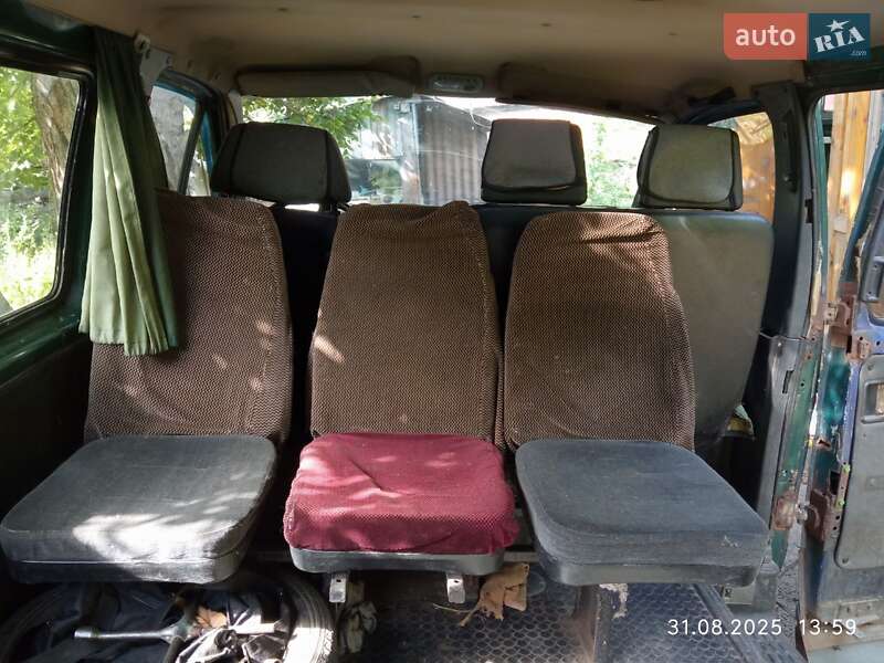 Минивэн ГАЗ 2217 Баргузин 2002 в Ахтырке фото 8 Минивэн ГАЗ 2217 Баргузин 2002 в Ахтырке