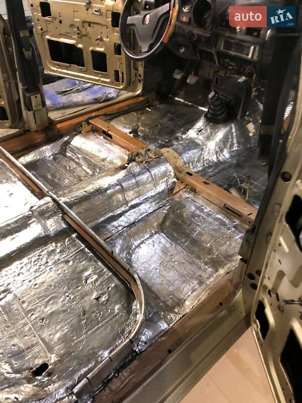 Седан ГАЗ 24-10 Волга 1989 в Києві