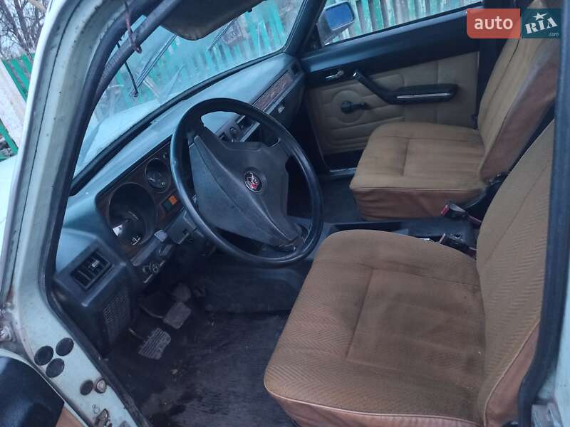 Седан ГАЗ 24-10 Волга 1988 в Добропіллі