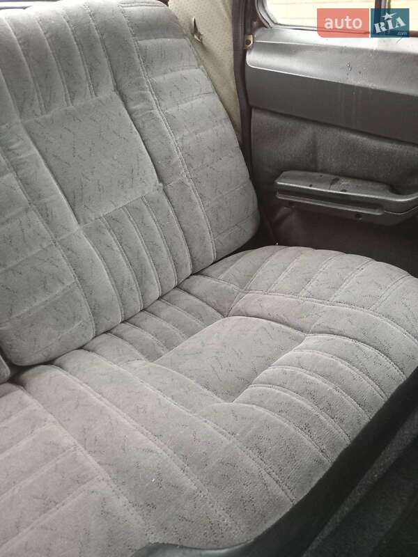 Седан ГАЗ 24-10 Волга 1990 в Нових Петрівцях
