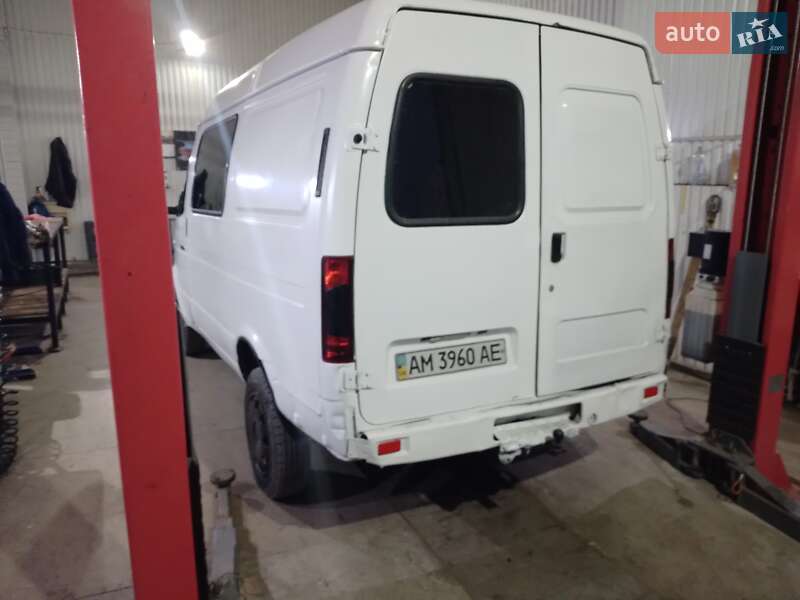 Вантажний фургон ГАЗ 2752 Соболь 2005 в Хотині