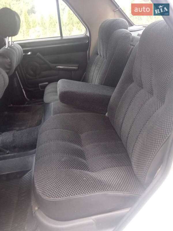 Седан ГАЗ 31029 Волга 1994 в Золочеве