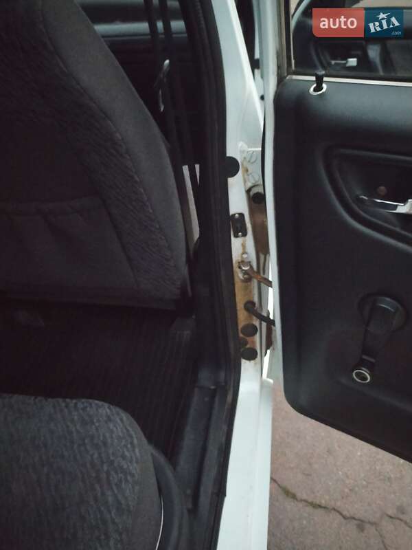 Седан ГАЗ 3110 Волга 2003 в Чернигове фото 8 Седан ГАЗ 3110 Волга 2003 в Чернигове