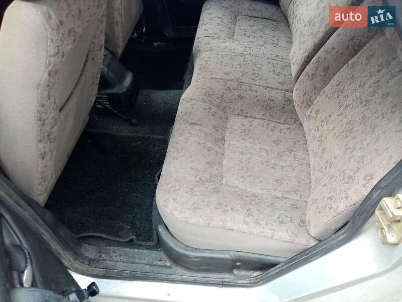 Седан ГАЗ 3110 Волга 2003 в Киеве
