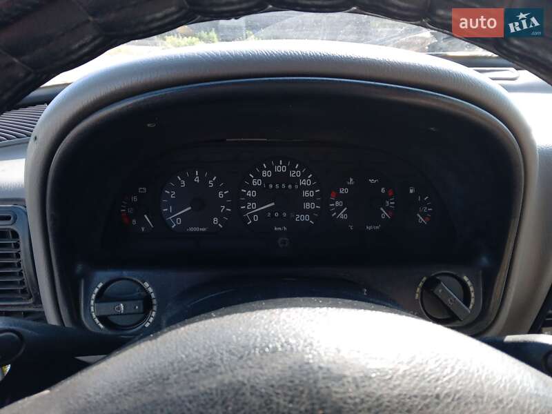 Седан ГАЗ 3110 Волга 2001 в Новій Одесі