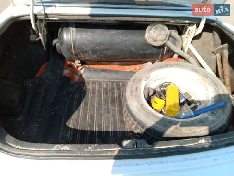 Седан ГАЗ 3110 Волга 2001 в Новій Одесі