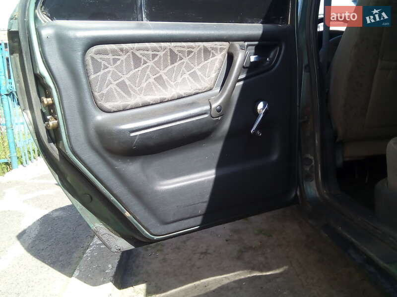 Седан ГАЗ 3110 Волга 2002 в Львові