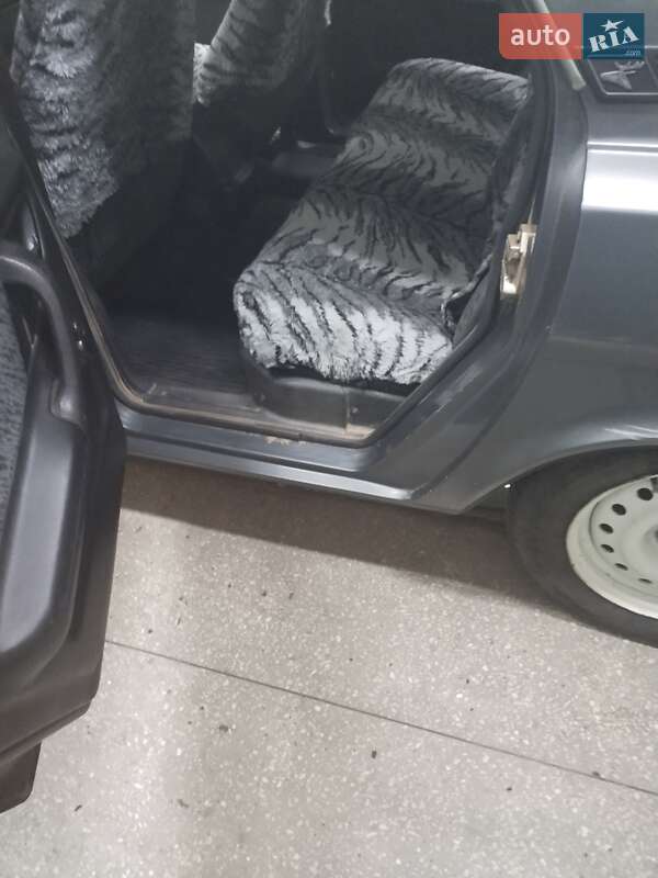 Седан ГАЗ 3110 Волга 2003 в Южному фото 17 Седан ГАЗ 3110 Волга 2003 в Южному