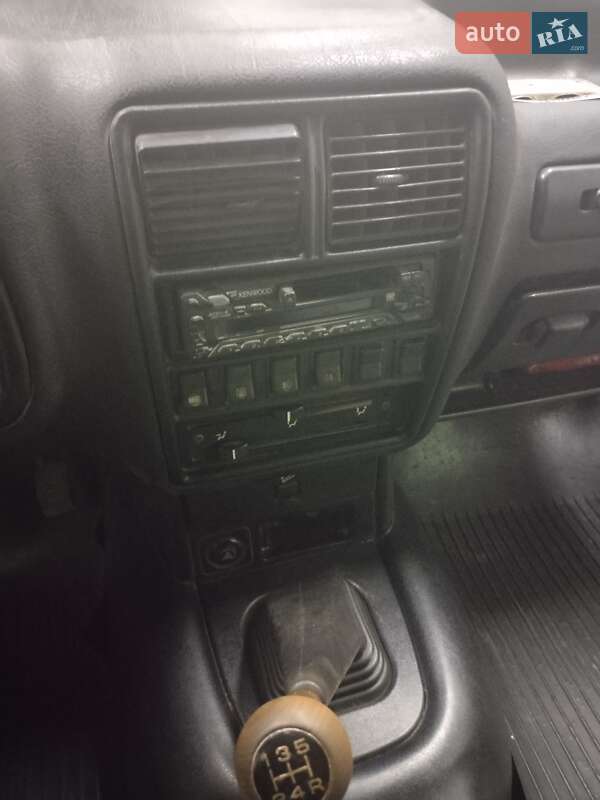 Седан ГАЗ 3110 Волга 2003 в Южному фото 24 Седан ГАЗ 3110 Волга 2003 в Южному