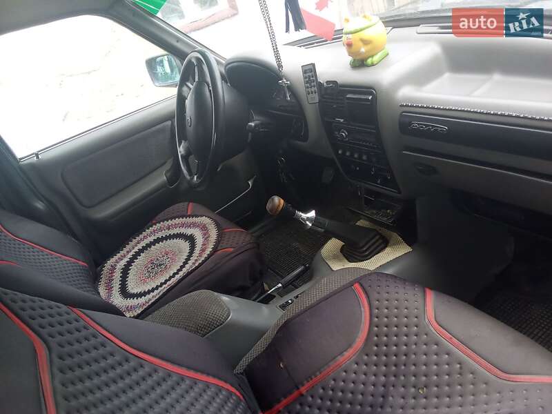 Седан ГАЗ 3110 Волга 2000 в Великой Михайловке