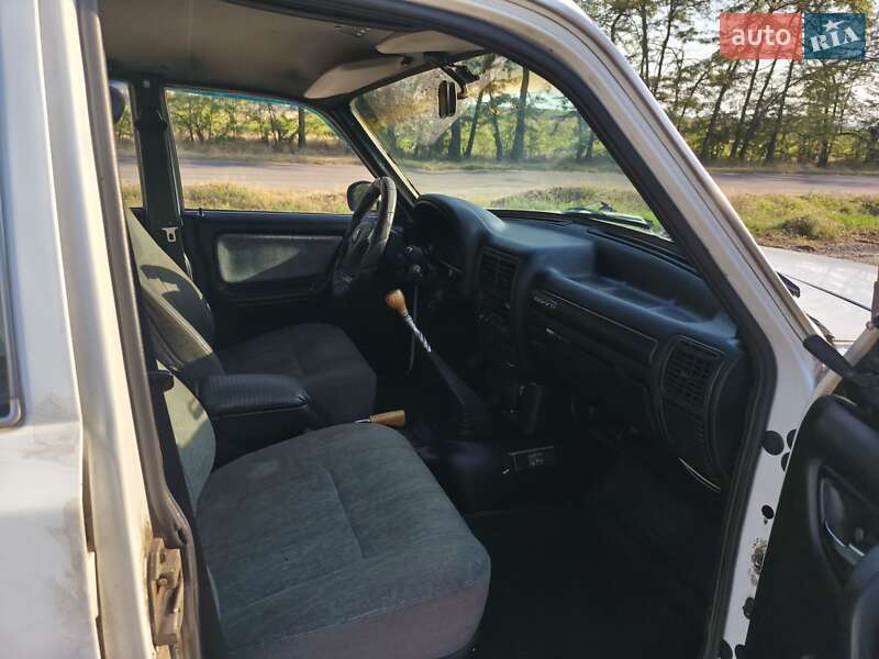 Седан ГАЗ 3110 Волга 2003 в Запоріжжі фото 10 Седан ГАЗ 3110 Волга 2003 в Запоріжжі