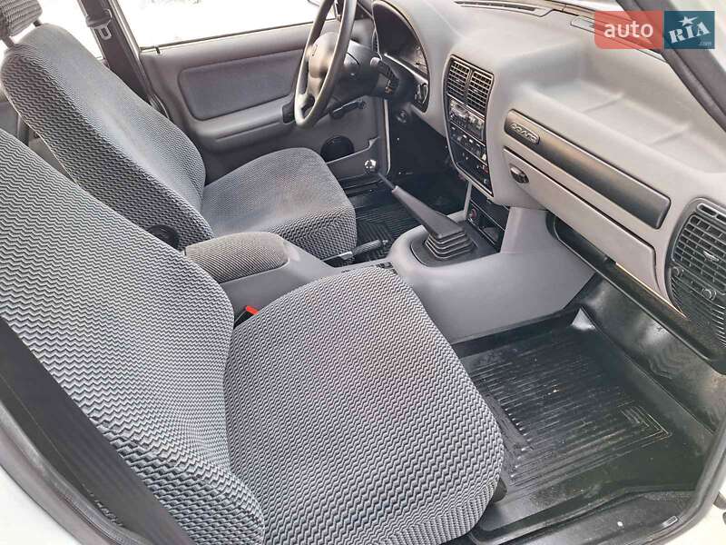 Седан ГАЗ 3110 Волга 2000 в Ізюмі