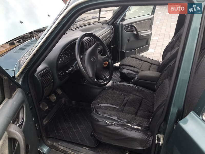 Седан ГАЗ 31105 Волга 2005 в Ужгороде