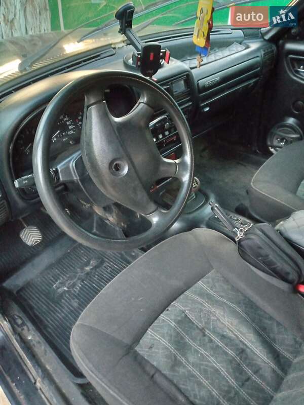 Седан ГАЗ 31105 Волга 2004 в Болграде