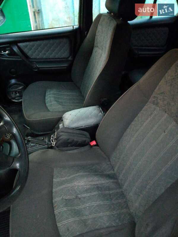 Седан ГАЗ 31105 Волга 2004 в Болграде