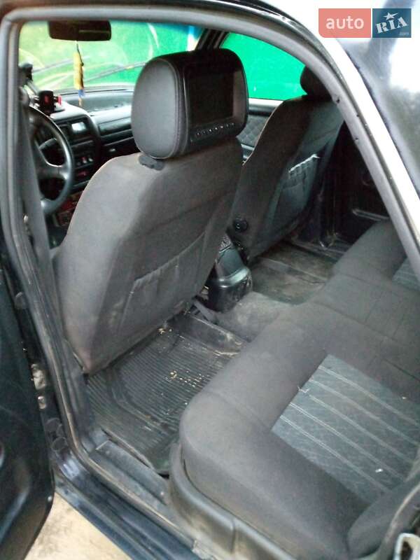 Седан ГАЗ 31105 Волга 2004 в Болграде