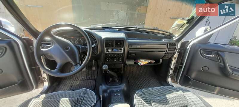 Седан ГАЗ 31105 Волга 2005 в Радомишлі