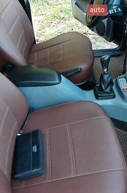 Седан ГАЗ 31105 Волга 2007 в Сокале