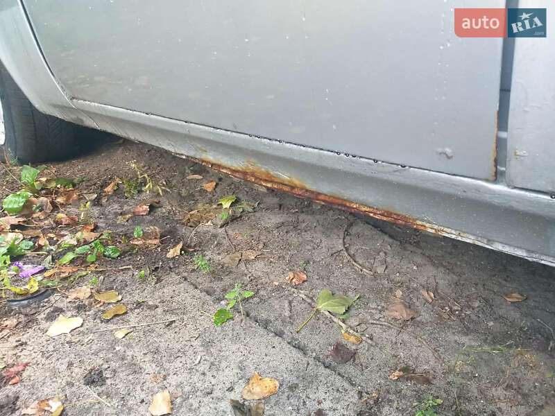 Седан ГАЗ 31105 Волга 2004 в Киеве