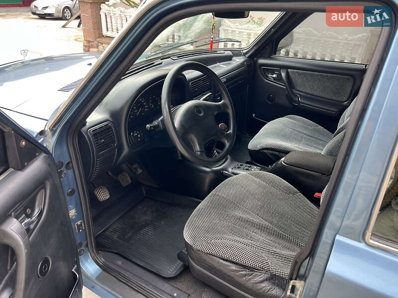 Седан ГАЗ 31105 Волга 2005 в Гусятине