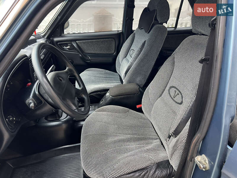 Седан ГАЗ 31105 Волга 2005 в Гусятине