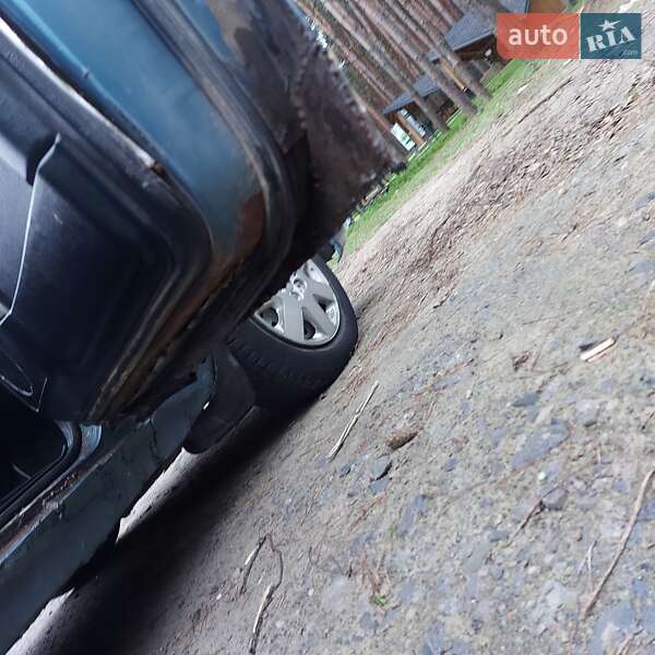 Седан ГАЗ 31105 Волга 2004 в Кременчуге