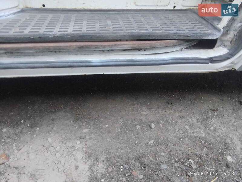 Микроавтобус ГАЗ 32213 Газель 2002 в Киеве