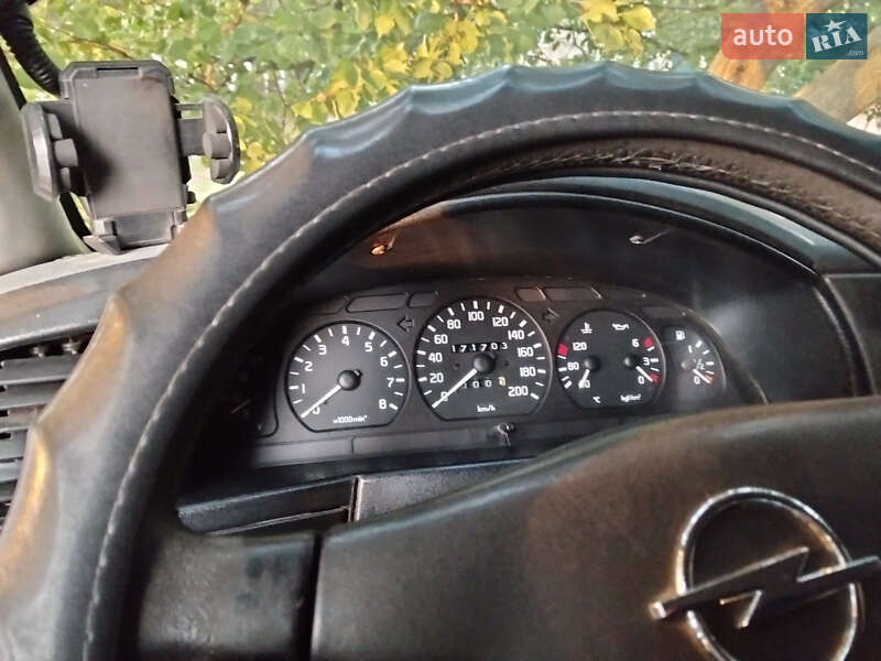 Грузопассажирский фургон ГАЗ 3302 Газель 2008 в Сумах