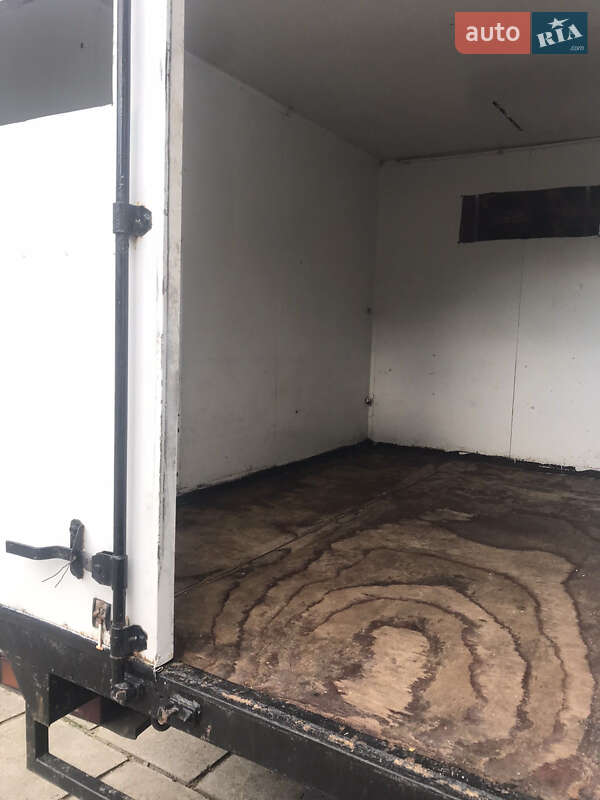 Грузовой фургон ГАЗ 3302 Газель 2003 в Солотвине