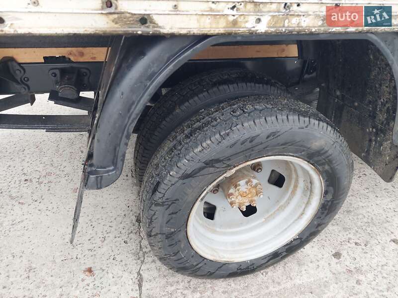 Вантажний фургон ГАЗ 3302 Газель 2004 в Києві