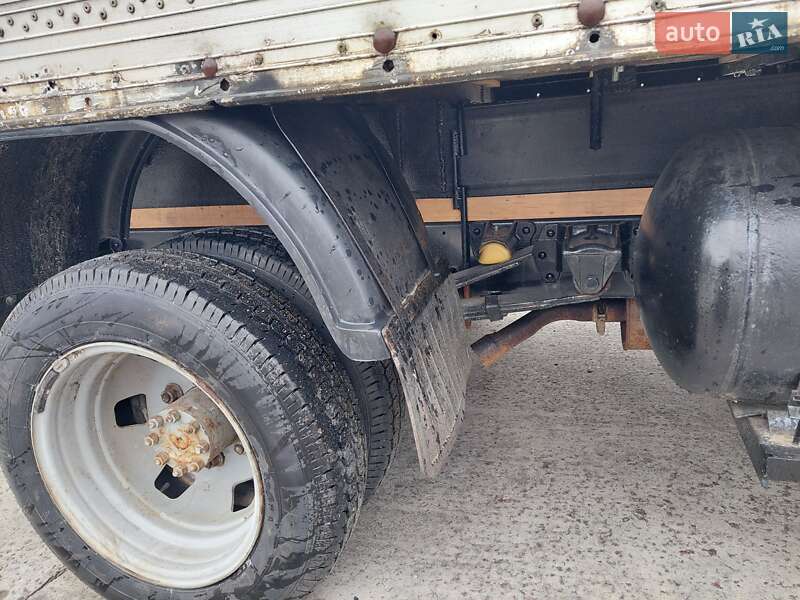 Вантажний фургон ГАЗ 3302 Газель 2004 в Києві