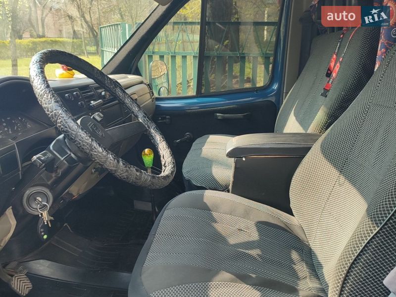 Грузопассажирский фургон ГАЗ 3302 Газель 2003 в Никополе