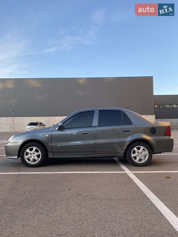 Седан Geely CK-2 2010 в Вишневом фото 3 Седан Geely CK-2 2010 в Вишневом