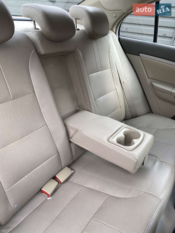 Седан Geely Emgrand 7 (EC7) 2012 в Черкасах