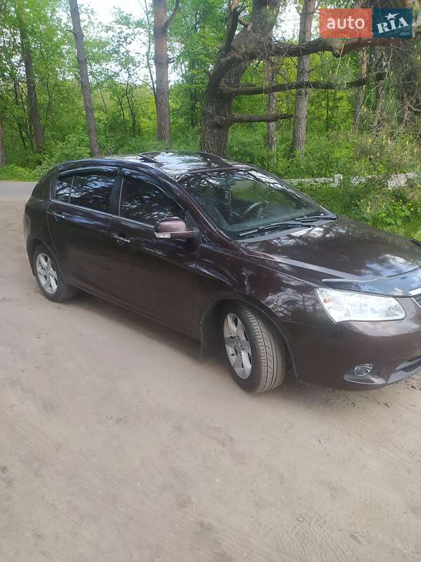 Седан Geely Emgrand 7 (EC7) 2013 в Дніпрі