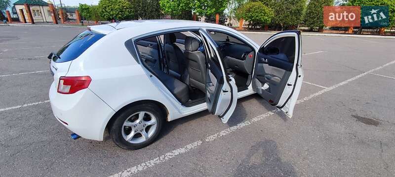Хетчбек Geely Emgrand 7 (EC7) 2014 в Кривому Розі